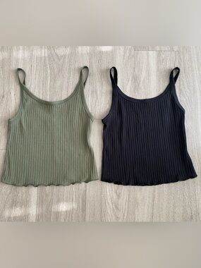 Old Navy Ribbed Crop Tank Top Cami Set of 2 - Olive and Black Women’s Small